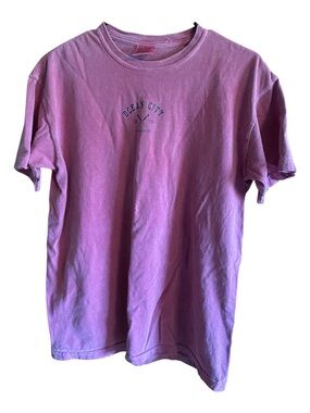 Ocean City Graphic Tee in Faded Pink and Red